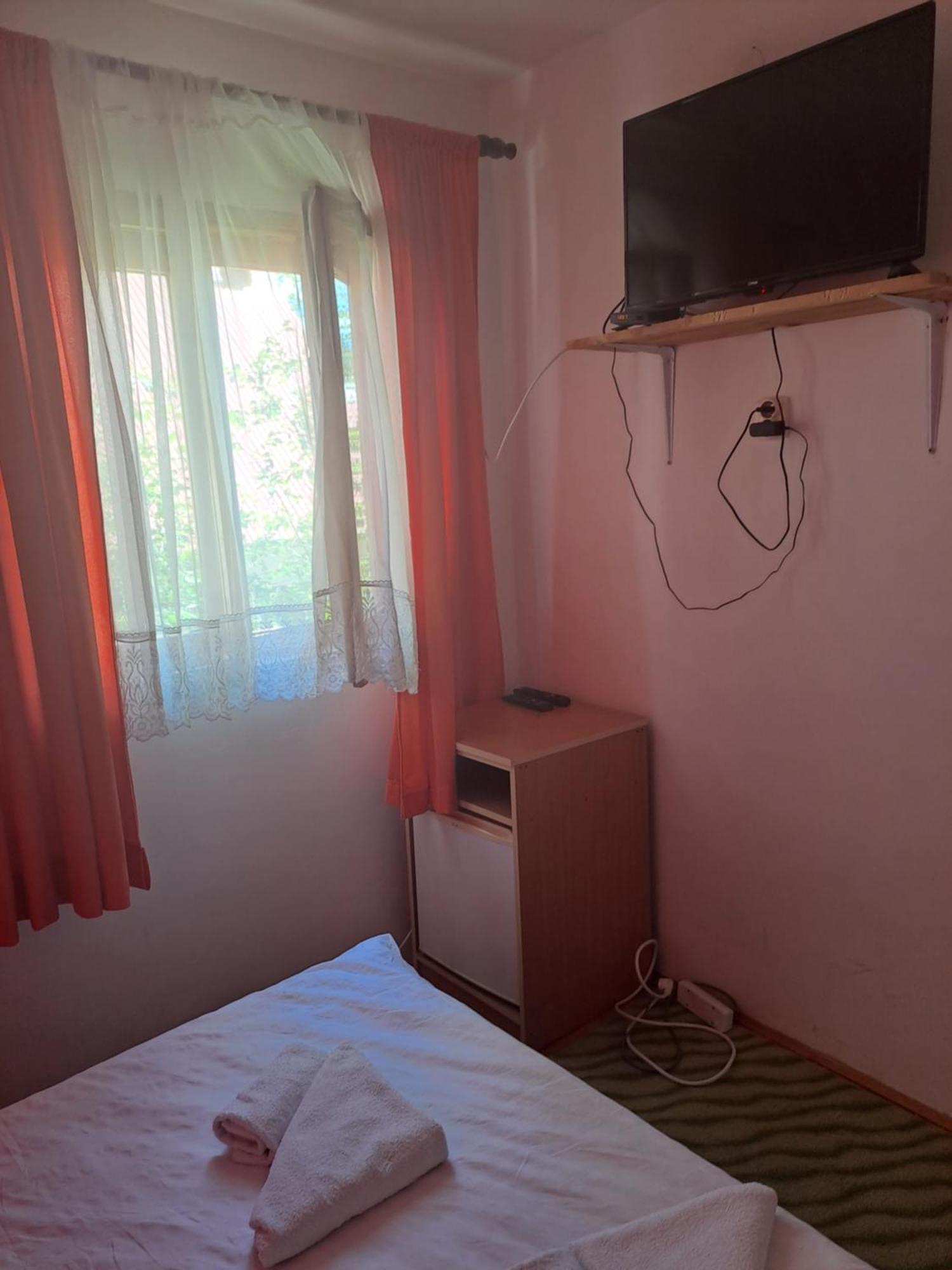 Guesthouse Ukus Durmitora Zabljak  Bagian luar foto