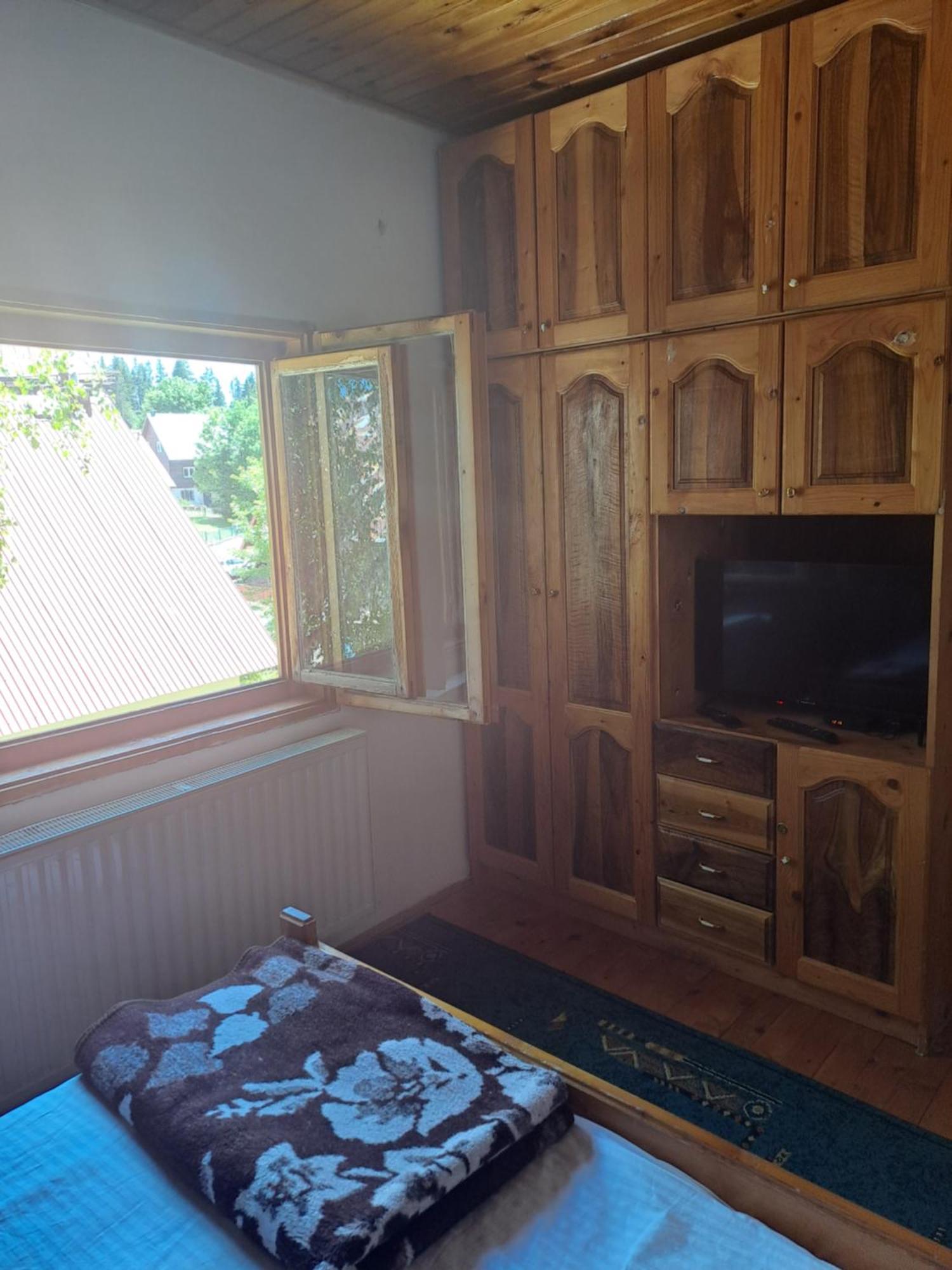 Guesthouse Ukus Durmitora Zabljak  Bagian luar foto