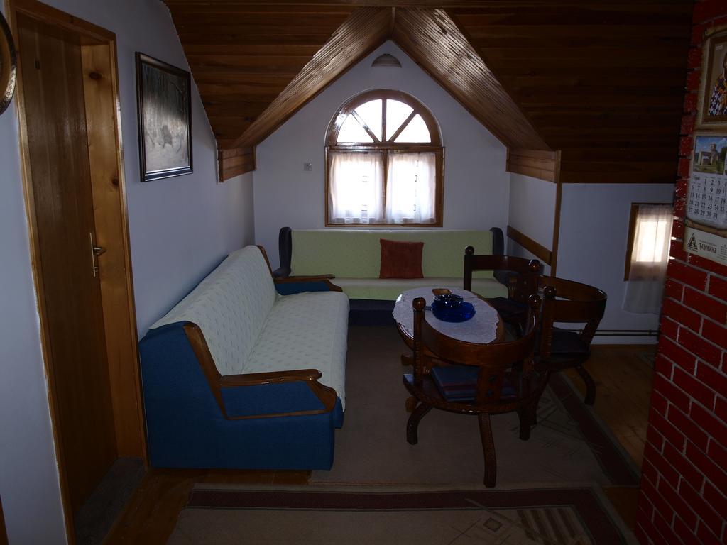 Guesthouse Ukus Durmitora Zabljak  Bagian luar foto
